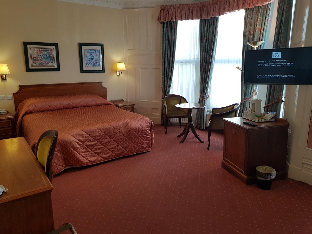 Welbeck Hotel & Apartments Douglas Room photo